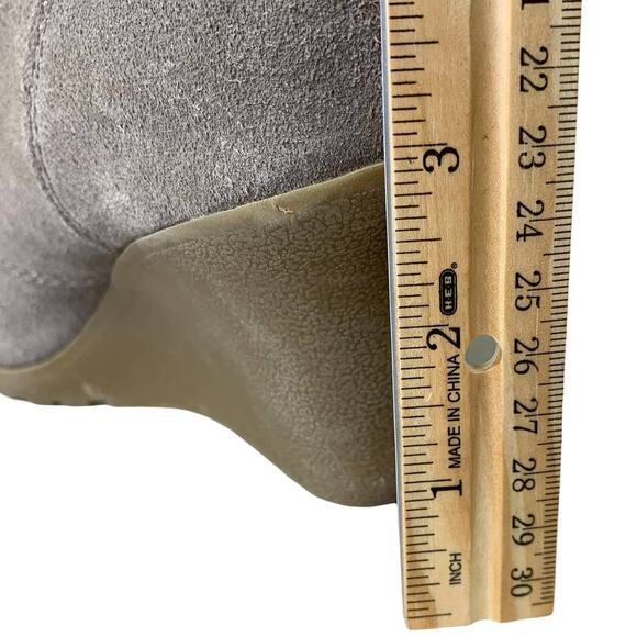 White Mountain Womens 9M Suede Ankle Boots High Wedge Heel Laced Up Taupe Gray - Picture 11 of 11